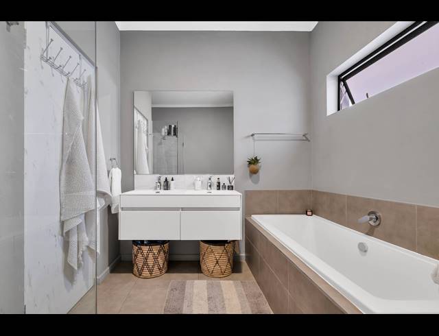 2 BEDROOM APARTMENT FOR SALE IN ROSEBANK